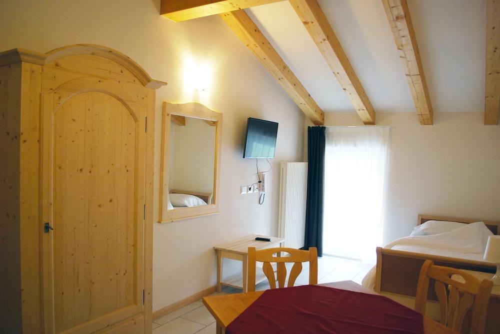 Hotel Elbele Garni Фолгария Екстериор снимка